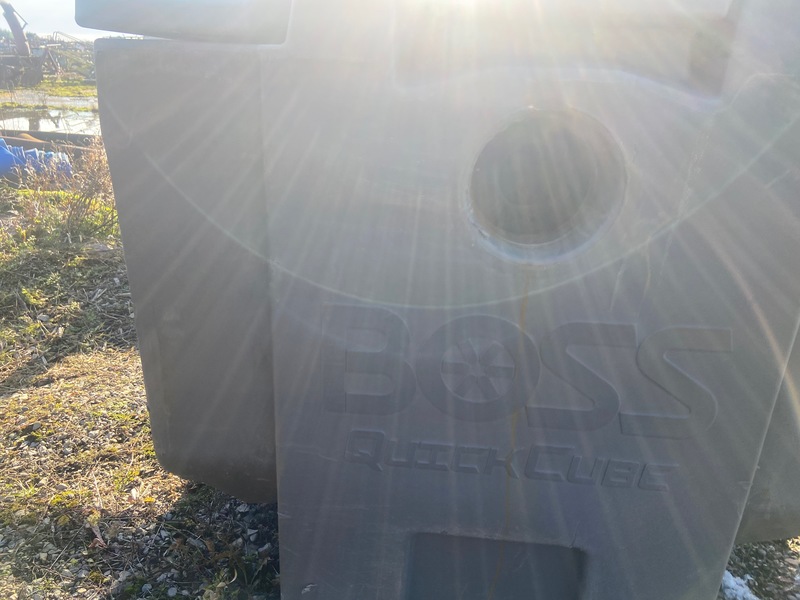 Miscellaneous  Boss Quick Cube Salt Totes For Speader Photo